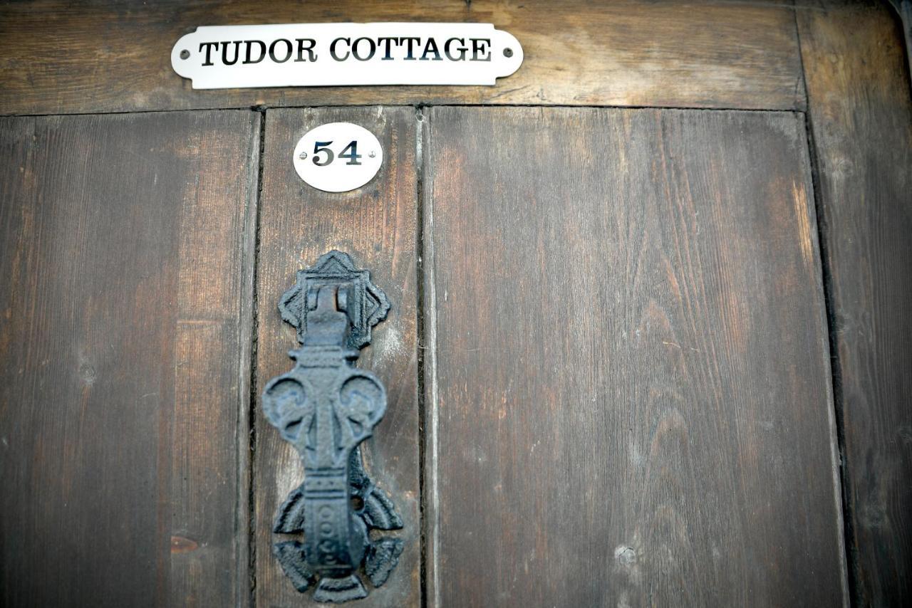 Tudor * Sandwich